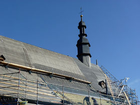Dacharbeiten an St. Crescentius (Foto: Karl-Franz Thiede)